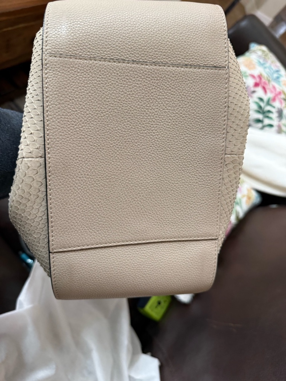 Loewe Hammock Small Bag Taupe & Black | Embossed Leather | Two-Tone | Crossbody - Picture 2 of 7